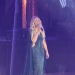 La Música Sorprendente de un Novio Deslumbrado: Yuri Celebra Boda con Un Grito Musical en el Cielo