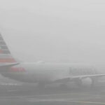 Aterrizajes en crisis: El Aeropuerto Internacional de la Ciudad de México se ve obligado a suspender pista después de la emergente llegada de una densa capa de niebla.