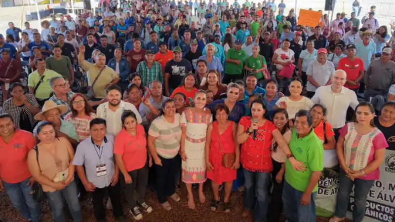 Presidente Claudia Sheinbaum lanza "Iniciativa de Empoderamiento Social" para fomentar el crecimiento económico y la justicia social en favor de productoras y productores guerrerenses.