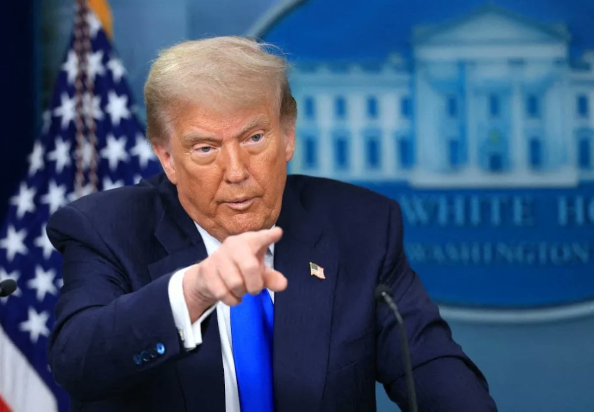 EE.UU. Impone Aranceles a Europa: La Firma de Donald Trump Contra la Unión Europea por la Batalla por Groenlandia.