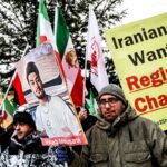 El líder supremo iraní desafía a Trump a elegir entre la diplomacia y la violencia en la política exterior.