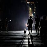 “Al menos el Titanic se hundió con luz”: los cubanos ante el precipicio ¿Caerá, ahora sí, el régimen?