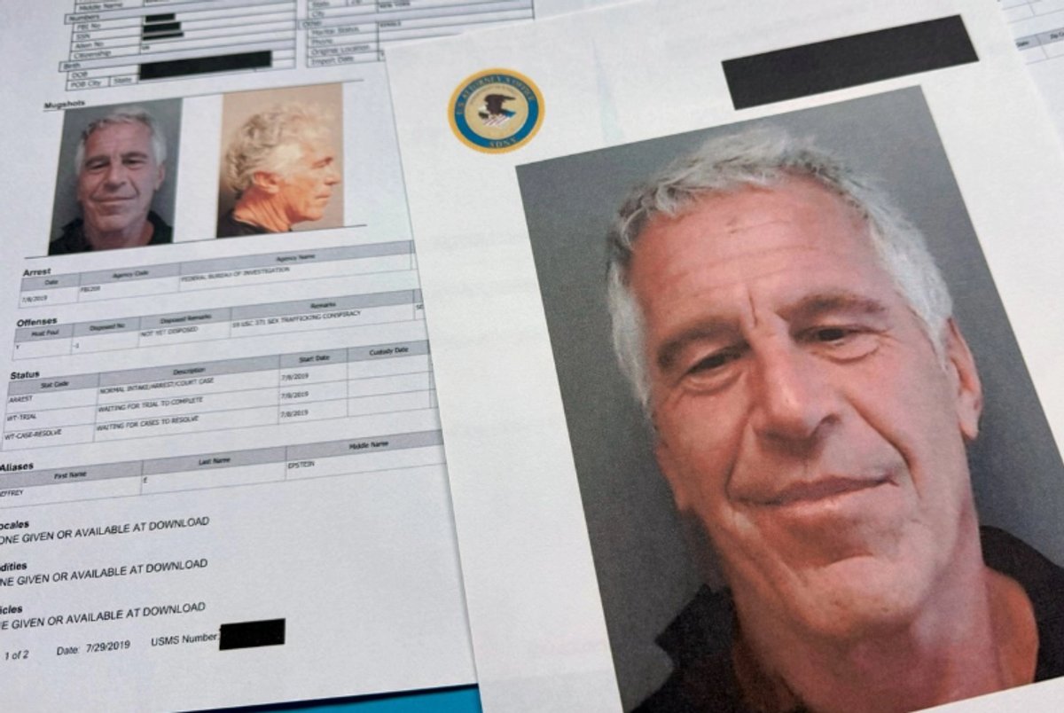 Epstein recibió entrenamiento como espía del Mossad, según informe secreto.