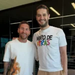 Adrián Marcelo comparte foto con Messi y genera memes y revuelo en redes