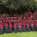 Colapsa templete en la Ibero durante foto de graduación; hay estudiantes heridos